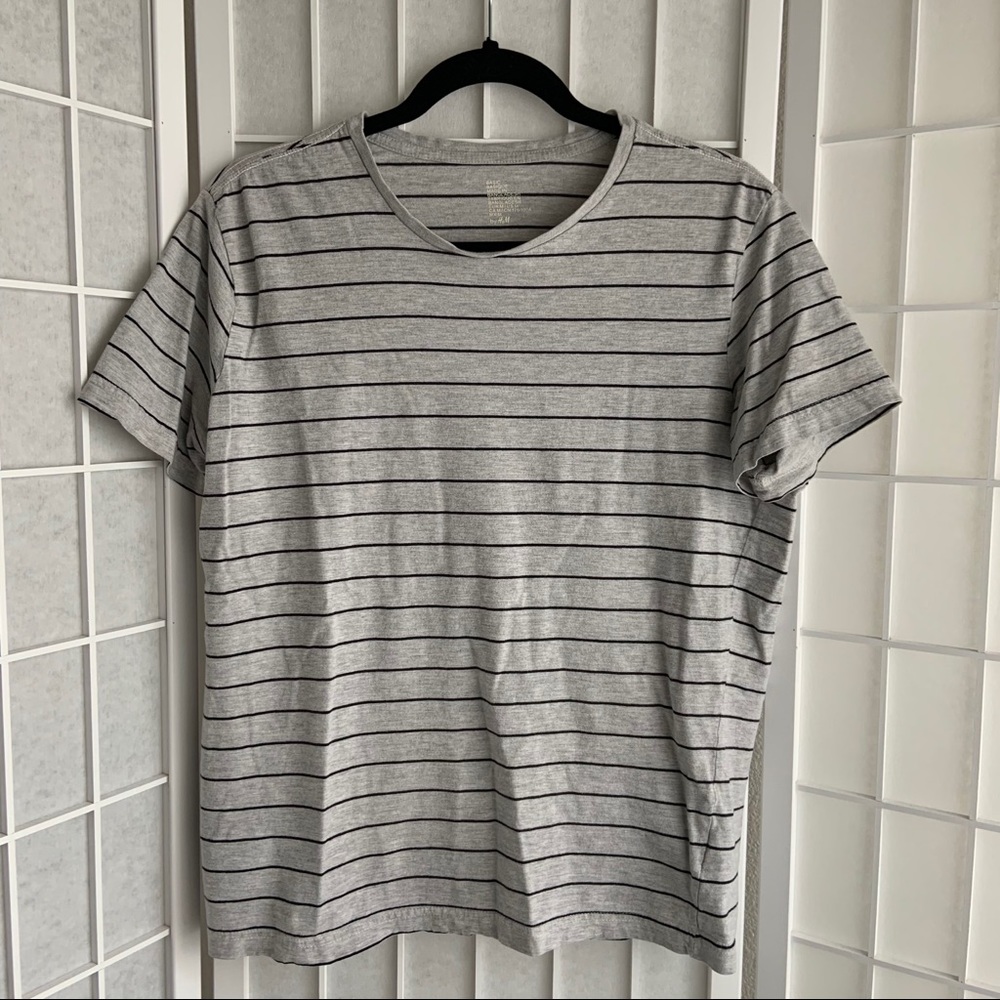 H&M gray and black striped crew neck t-shirt